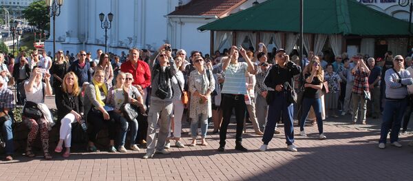 Жители Витебска пришли послушать звуки скрипки - Sputnik Беларусь