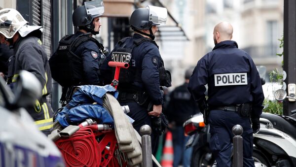 Полиция Парижа на месте ЧП - Sputnik Беларусь