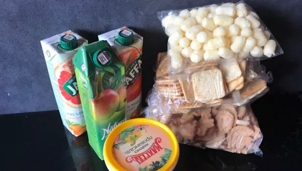 Многодетные семье в Заславле получили просроченные продукты - Sputnik Беларусь
