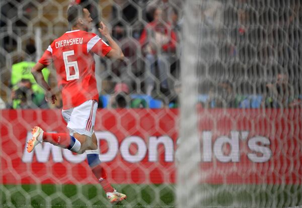 Денис Черышев, забивший четвертый гол в ворота сборной Саудовской Аравии - Sputnik Беларусь