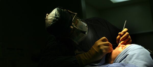 Работа пластического хирурга, архивное фото - Sputnik Беларусь