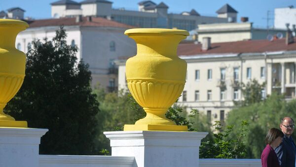 В Гордорстрое о проблеме желтых ваз вообще ничего не знают - Sputnik Беларусь
