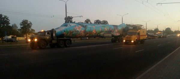 Операция по буксировке самолета началась в 4 утра - Sputnik Беларусь