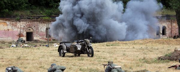 Брэсцкая крэпасць: рэканструкцыя пачатку вайны Брэсцкая крэпасць: рэканструкцыя пачатку вайны - Sputnik Беларусь