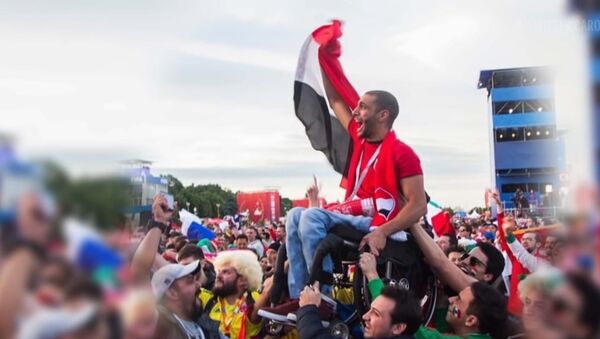 Как футбольный фанат из Египта, прикованный к коляске, стал известен на весь мир - Sputnik Беларусь