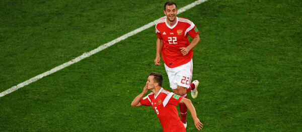 Российские футболисты Денис Черышев и Артем Дзюба Российские футболисты Денис Черышев и Артем Дзюба - Sputnik Беларусь