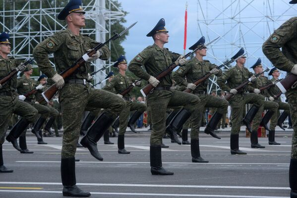 В составе расчетов только лучшие, наиболее подготовленные военнослужащие - Sputnik Беларусь