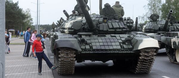Танк Т-72Б в Минске, архивное фото - Sputnik Беларусь