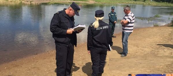 Следователи на месте гибели подростка в Могилеве - Sputnik Беларусь