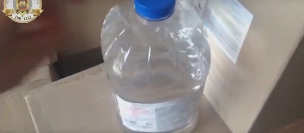 Милиция вскрыла склад, на котором бобруйчанин хранил 1000 литров спирта Милиция вскрыла склад, на котором бобруйчанин хранил 1000 литров спирта - Sputnik Беларусь