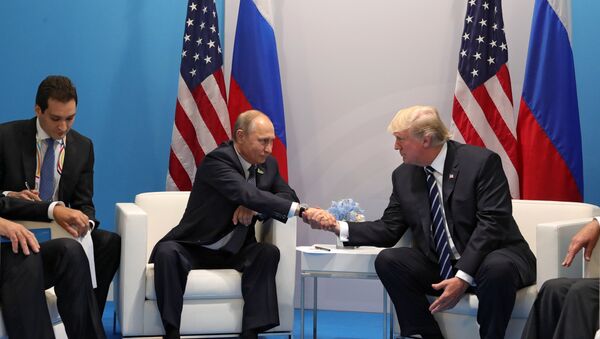 Президент РФ Владимир Путин и президент США Дональд Трамп - Sputnik Беларусь