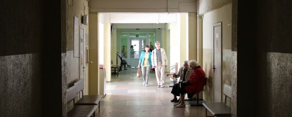 Одни пациенты искренне благодарят врачей за помощь, другие всегда недовольны - Sputnik Беларусь