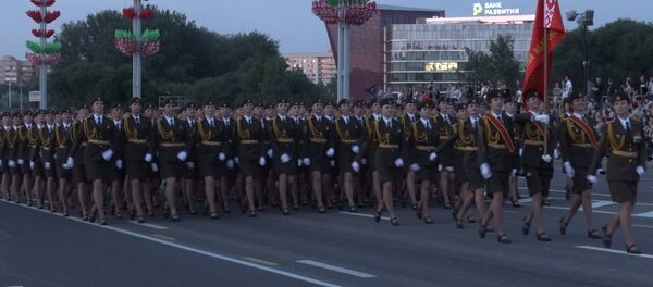 Генеральная рэпетыцыя парада да Дня Незалежнасці Генеральная рэпетыцыя парада да Дня Незалежнасці - Sputnik Беларусь