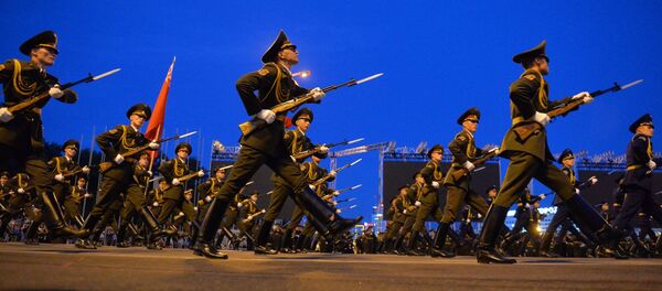 Генеральная рэпетыцыя парада да Дня Незалежнасці Генеральная рэпетыцыя парада да Дня Незалежнасці - Sputnik Беларусь