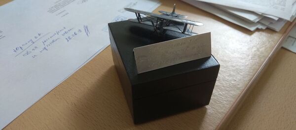 Мадэль самалёта У-2, выкананая з срэбра Мадэль самалёта У-2, выкананая з срэбра - Sputnik Беларусь