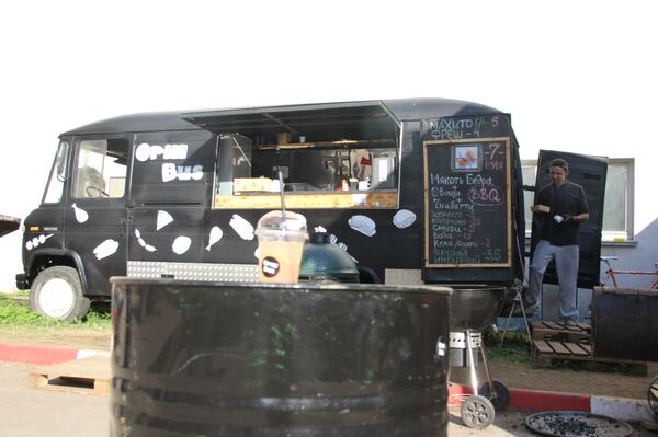 Основная сложность такого бизнеса - найти место для фудтрака - Sputnik Беларусь