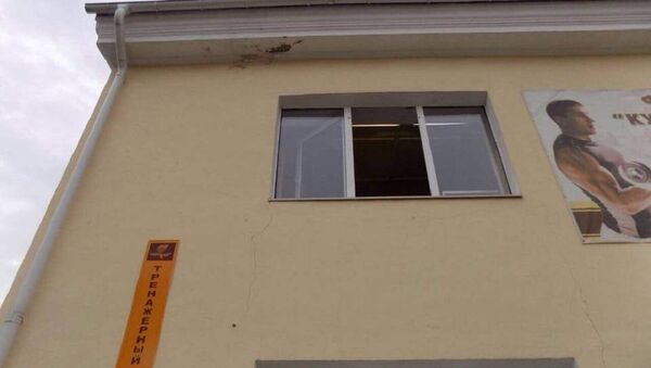 Окно, из которого выпал ребенок в Пинске - Sputnik Беларусь