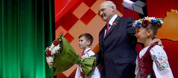 Лукашенко на торжественном собрании во Дворце Республики - Sputnik Беларусь