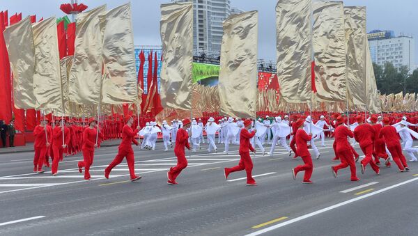 Завершило торжественную часть театрализованное праздничное шествие - Sputnik Беларусь