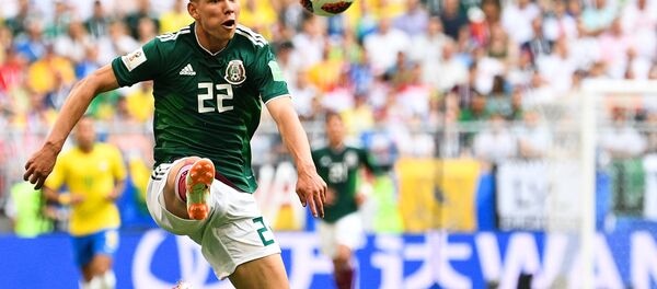 Мексиканский полузащитник Ирвинг Лосано - Sputnik Беларусь