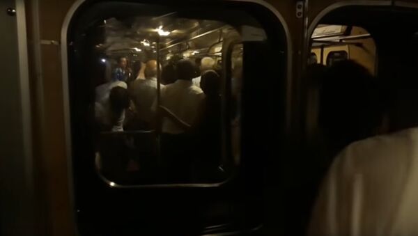 Блэкаут в Баку: как выводили пассажиров из остановившегося метро - Sputnik Беларусь