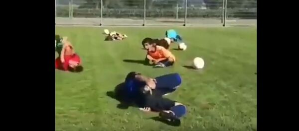 Дети изобразили, как страдает нападающий сборной Бразилии Неймар - Sputnik Беларусь