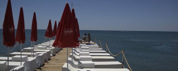 На пляже в Турции, архивное фото - Sputnik Беларусь