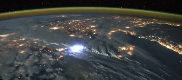 Молнии над Земным шаром, или Как выглядит гроза из космоса - Sputnik Беларусь