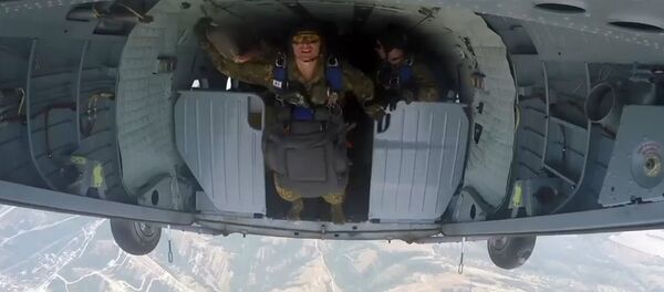 Лучшие кадры с совместных учений десантников из России, Беларуси и Сербии - Sputnik Беларусь