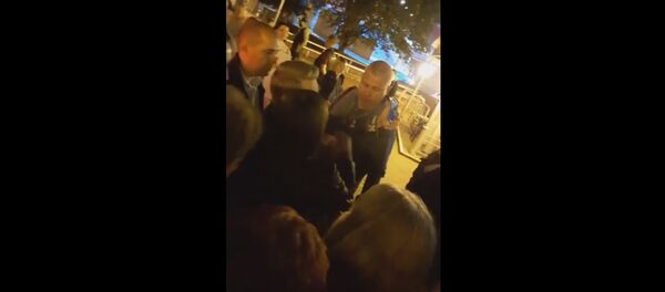 Не толкайтесь, Колю раздавите: как поклонницы селфились с Басковым Не толкайтесь, Колю раздавите: как поклонницы селфились с Басковым - Sputnik Беларусь