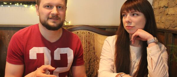 Маркетолаг Віктар Семяняка і лекар Юлія Гацко Маркетолаг Віктар Семяняка і лекар Юлія Гацко - Sputnik Беларусь