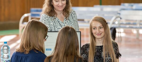 Первые абитуриенты подают документы - Sputnik Беларусь