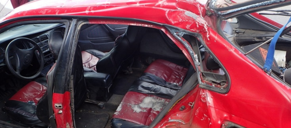 Двое пассажиров оказались зажаты в автомобиле в результате ДТП в Гомеле - Sputnik Беларусь