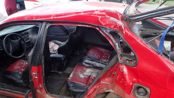 Двое пассажиров оказались зажаты в автомобиле в результате ДТП в Гомеле - Sputnik Беларусь