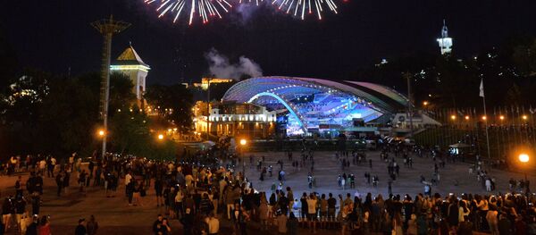 Салют над канцэртнай залай Віцебск на цырымоніі адкрыцця Міжнароднага фестываля мастацтваў Славянскі базар у Віцебску Салют над канцэртнай залай Віцебск на цырымоніі адкрыцця Міжнароднага фестываля мастацтваў Славянскі базар у Віцебску - Sputnik Беларусь