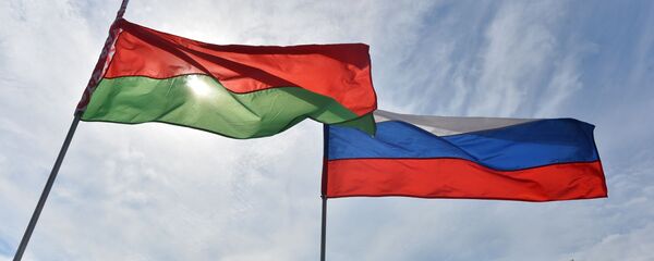 Сцягі Беларусі і Расіі на фестывалі Сцягі Беларусі і Расіі на фестывалі - Sputnik Беларусь
