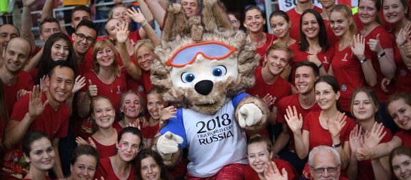 Болельщики перед матчем ЧМ-2018 по футболу между сборными Хорватии и Англии - Sputnik Беларусь