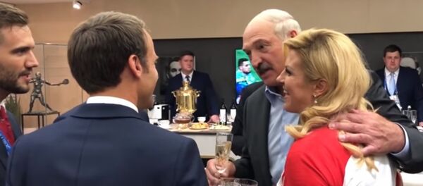Лукашенко приобнял президента Хорватии и посетовал на пенальти - Sputnik Беларусь