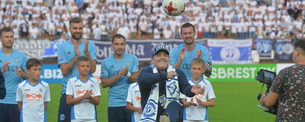 Футболист Диего Марадона впервые посетил Беларусь - Sputnik Беларусь