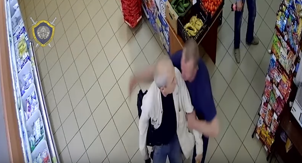 Пьяный мужчина с пистолетом пытался ограбить магазин в Минске Пьяный мужчина с пистолетом пытался ограбить магазин в Минске - Sputnik Беларусь