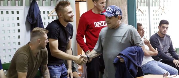 Марадона в раздевалке - Sputnik Беларусь