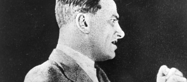 Поэт Владимир Владимирович Маяковский Поэт Владимир Владимирович Маяковский - Sputnik Беларусь