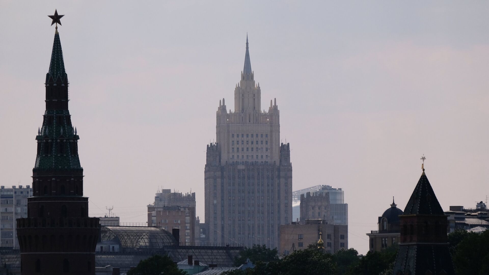 Высотное здание министерства иностранных дел РФ - Sputnik Беларусь, 1920, 19.12.2022