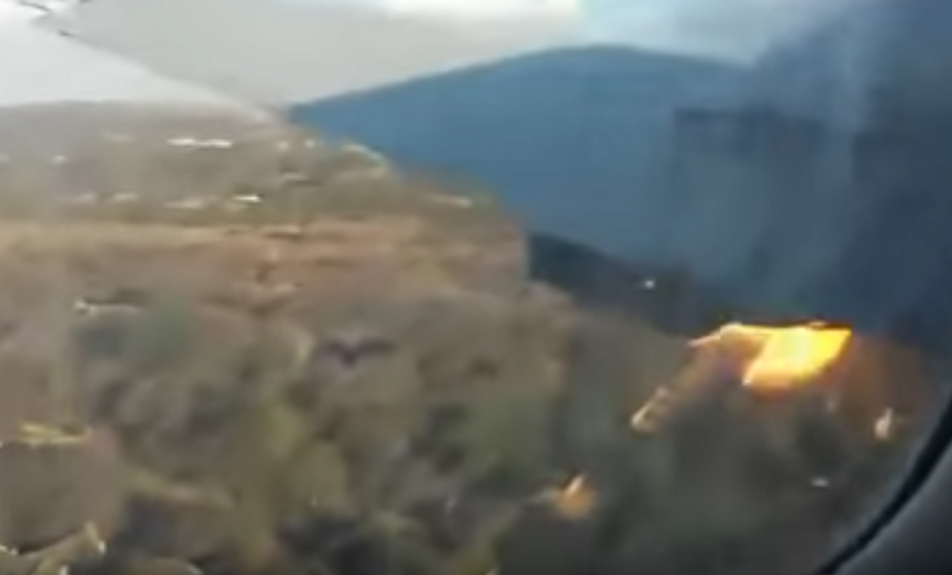 Видео самолеты падали. Крушения самолетов видео из салона. Видео самолет падает с салона. Угнал АН 2 В Южную Африку. Падающий самолет снятый на камеру.