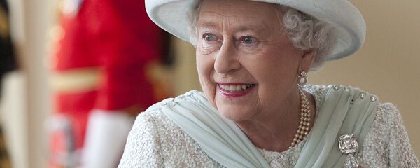 Елизавета II: любимые броши королевы - Sputnik Беларусь