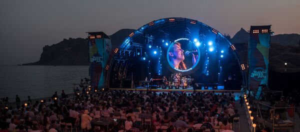 Гледачы на фестывалі Koktebel Jazz Party 2017 Гледачы на фестывалі Koktebel Jazz Party 2017 - Sputnik Беларусь