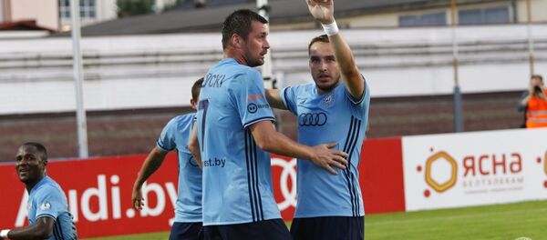 Футболисты Артем Милевский и Павел Савицкий - Sputnik Беларусь