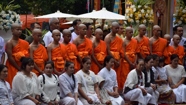 Церемония посвящения в монахи спасенных подростков в Таиланде - Sputnik Беларусь