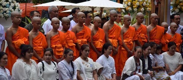 Церемония посвящения в монахи спасенных подростков в Таиланде - Sputnik Беларусь