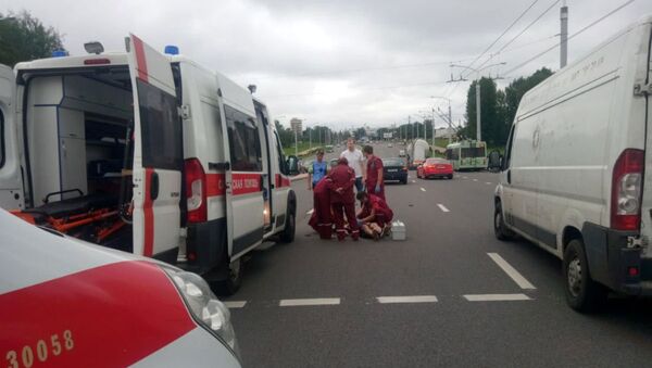 Велосипедист пострадал в ДТП с автомобилем на пешеходном переходе - Sputnik Беларусь